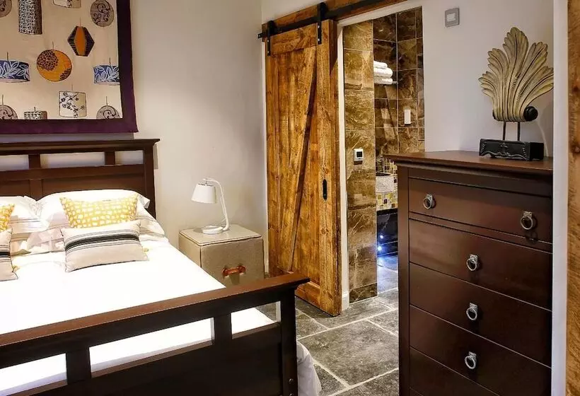 ペンション The Coach House At Gileston Manor