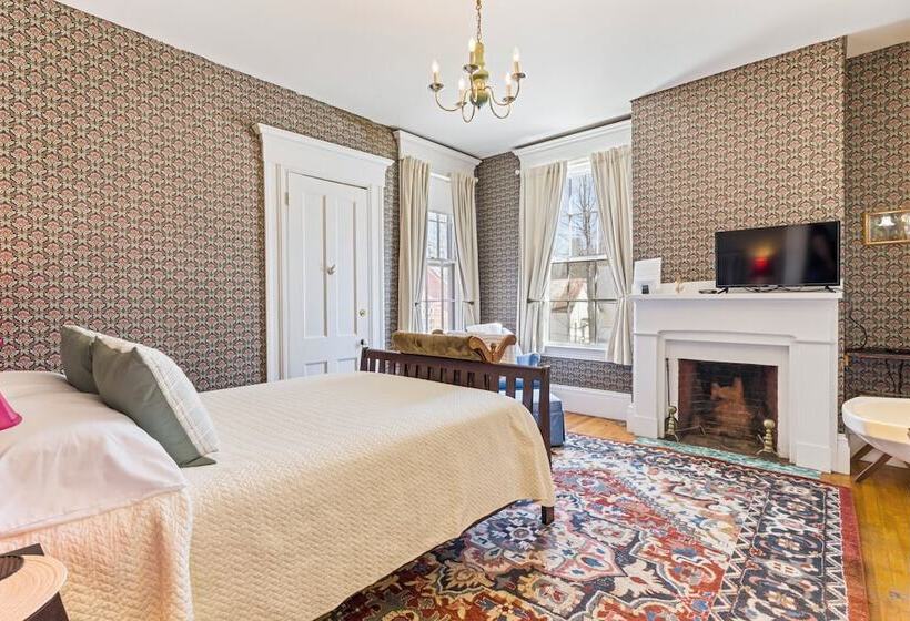 The Jeremiah Mason House B & B