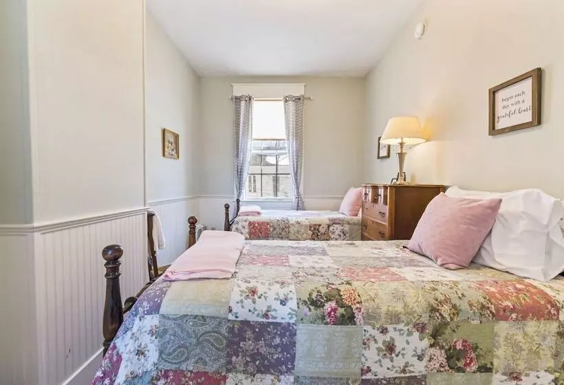 The Jeremiah Mason House B & B