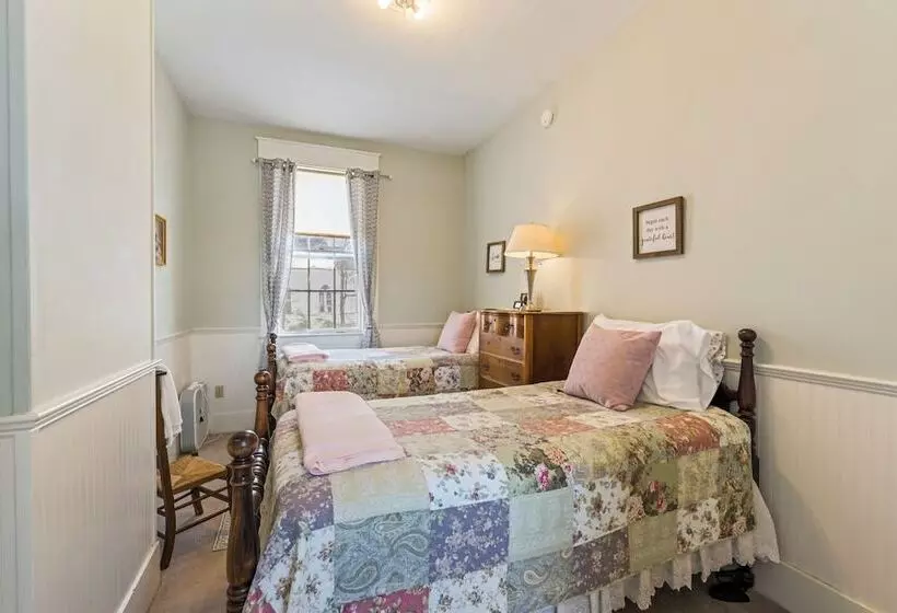 The Jeremiah Mason House B & B