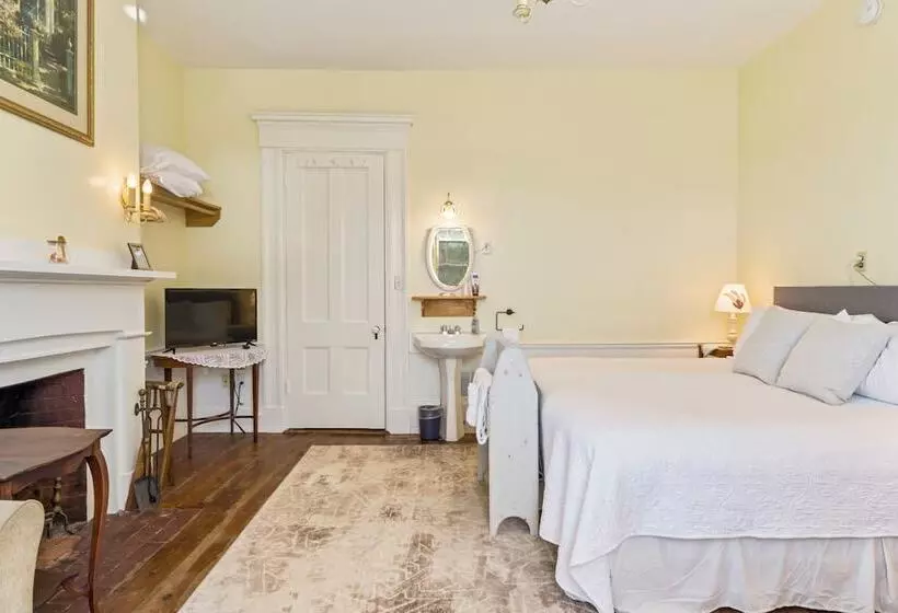 The Jeremiah Mason House B & B