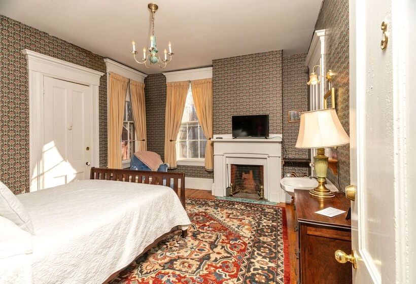 The Jeremiah Mason House B & B