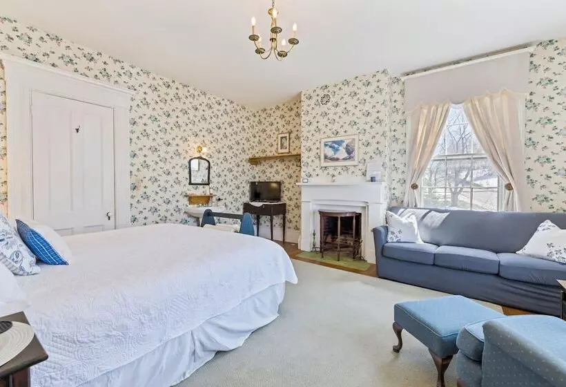 The Jeremiah Mason House B & B