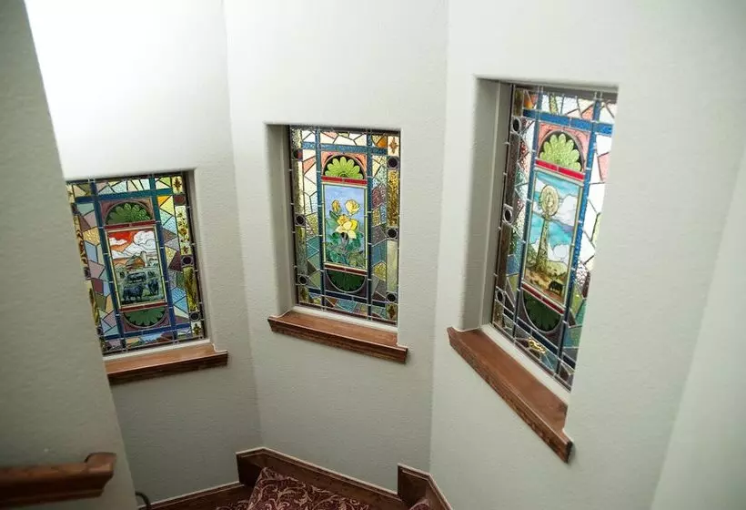 Yellow Rose Inn