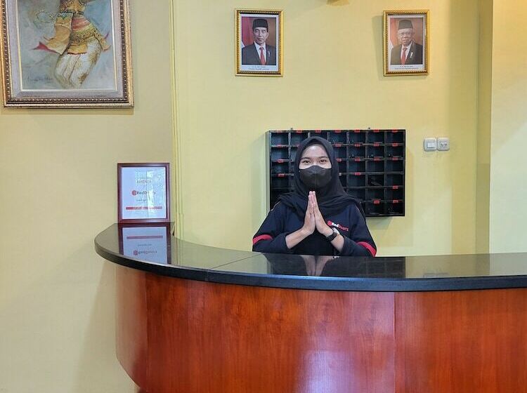فندق Reddoorz Plus Near Dunia Fantasi Ancol