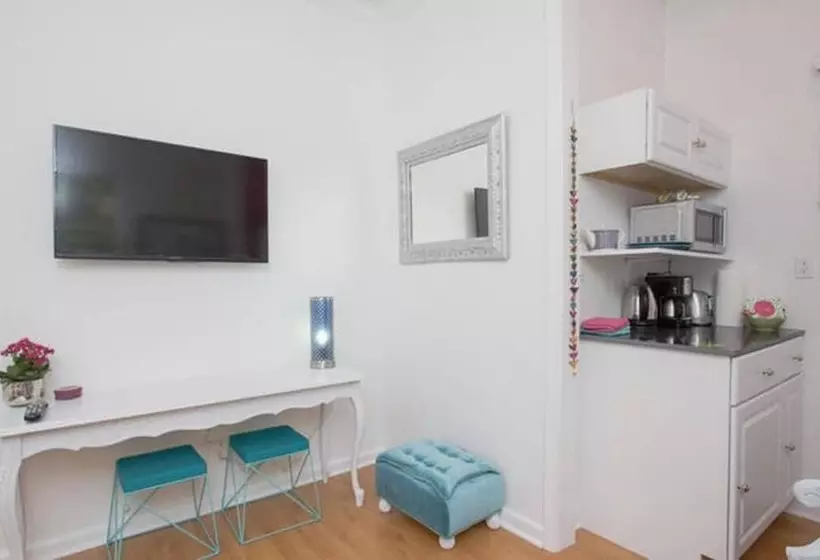 ペンション Beverly Hills Celebrity Home