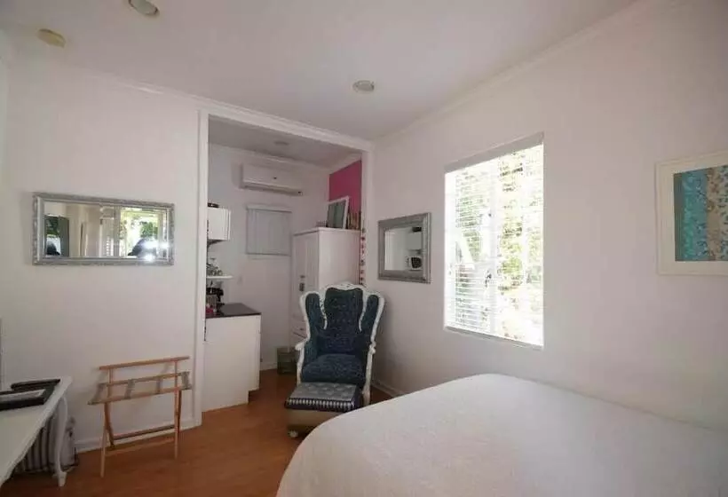 ペンション Beverly Hills Celebrity Home