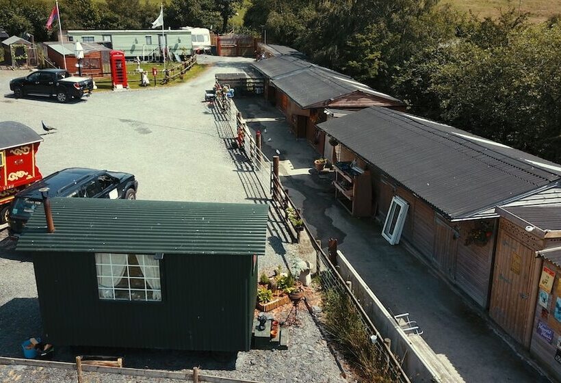 Rosie Traditional Gypsy Wagon