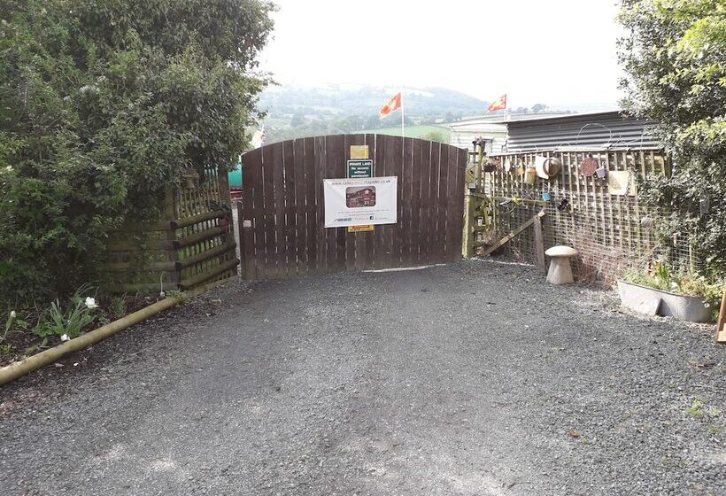 Rosie Traditional Gypsy Wagon