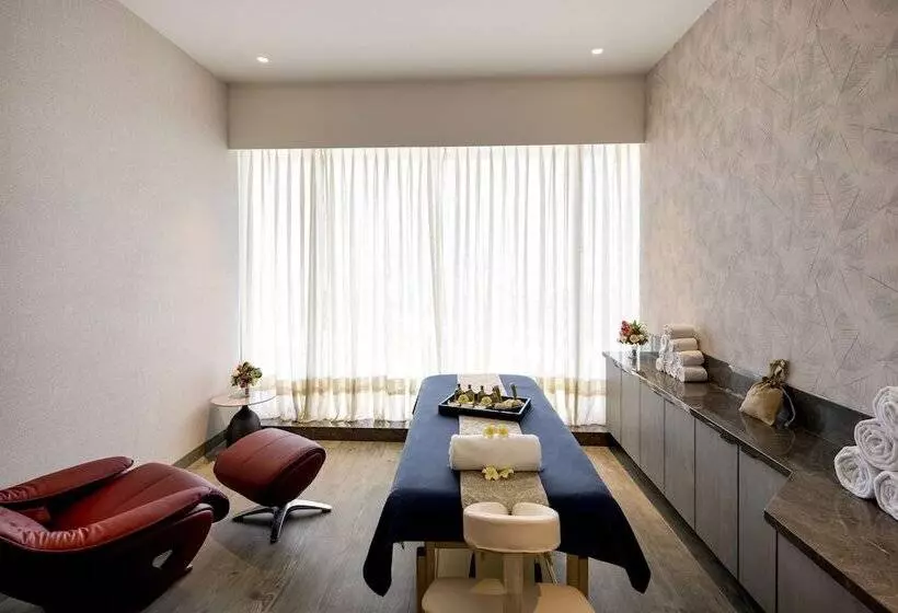 Hotelli Radisson Blu Mumbai International Airport