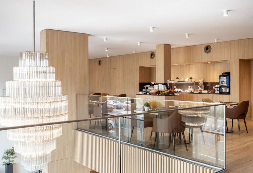 هتل Residhome Luxembourg Eschbelval