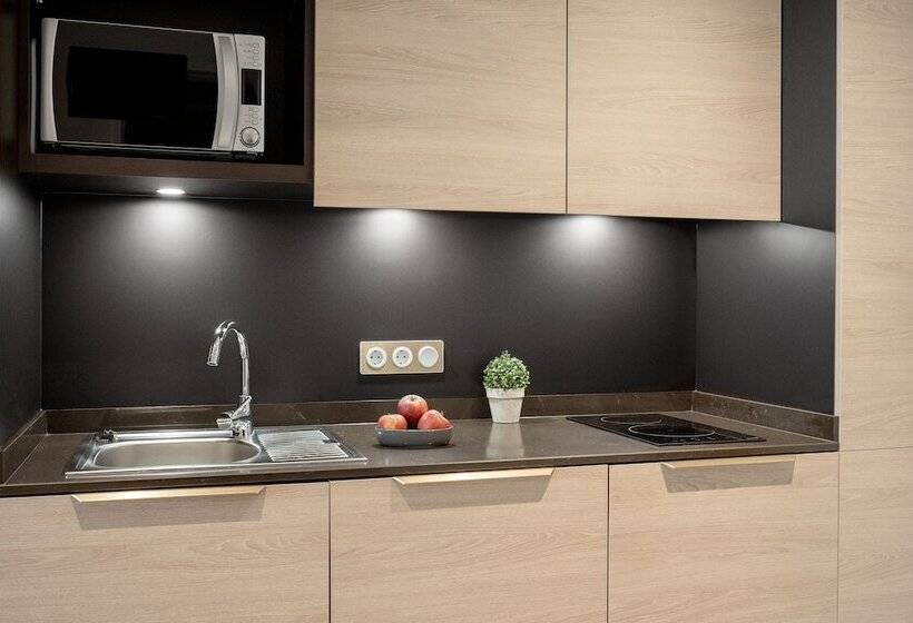 هتل Residhome Luxembourg Eschbelval