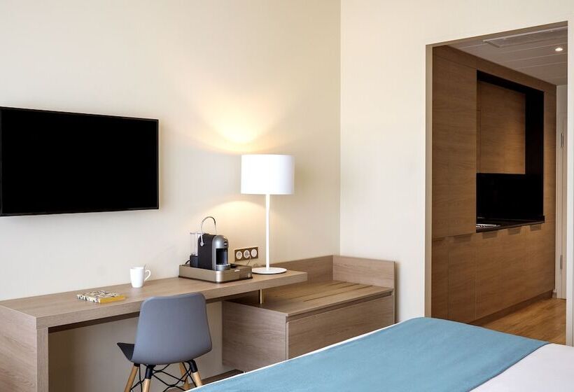 هتل Residhome Luxembourg Eschbelval