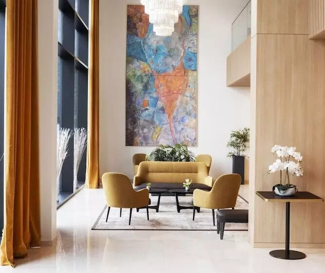 هتل Residhome Luxembourg Eschbelval