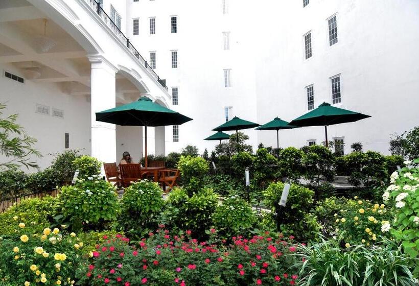 Araliya Red   Budget Friendly Hotel  Where You Find Stunning 360 Panoramic View Of Nuwara Eliya