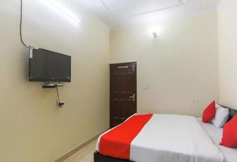 Hotelli Flagship 48731 Pradeep Hostel