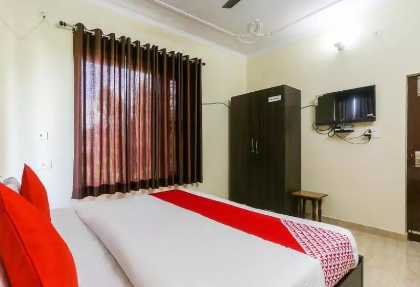 Hotelli Flagship 48731 Pradeep Hostel