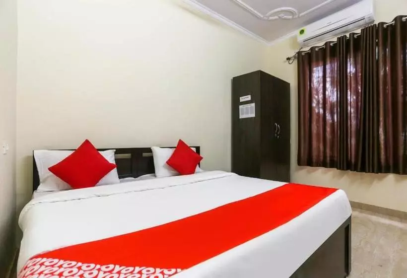 Hotelli Flagship 48731 Pradeep Hostel
