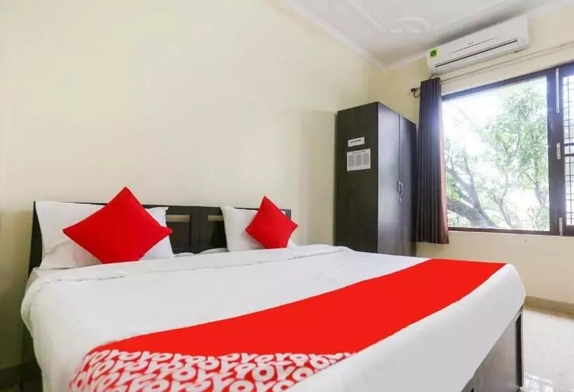 Hotelli Flagship 48731 Pradeep Hostel