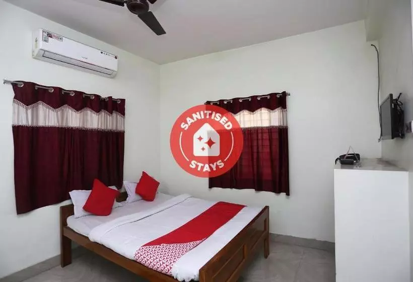 Hotelli Oyo 27733 Asansol Inn