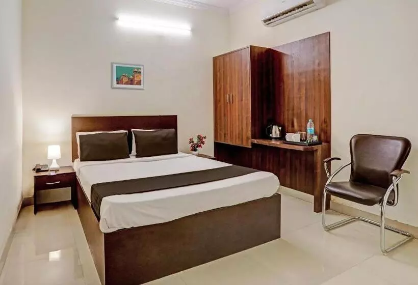 هتل O Shiridi Residency Near Birla Mandir