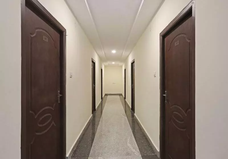 هتل O Shiridi Residency Near Birla Mandir