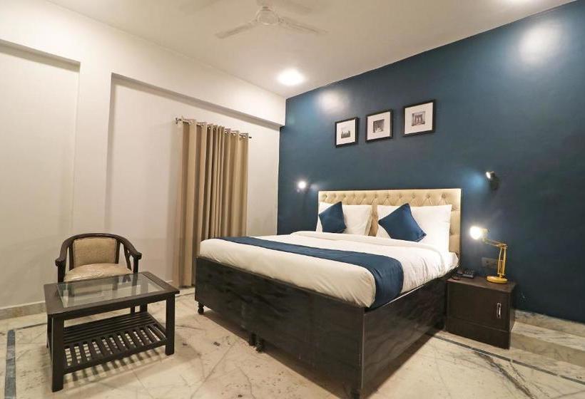 בית מלון כפרי Silverkey Executive Stays 36995 Ambika Inn Complex