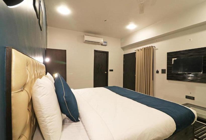 בית מלון כפרי Silverkey Executive Stays 36995 Ambika Inn Complex