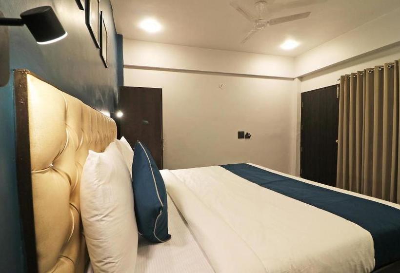 בית מלון כפרי Silverkey Executive Stays 36995 Ambika Inn Complex