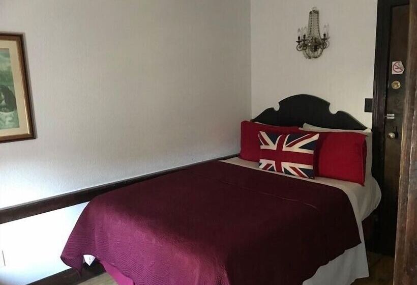 בית מלון כפרי The Olde Angel Inn