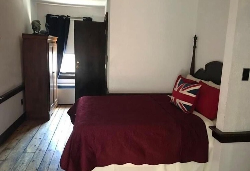 בית מלון כפרי The Olde Angel Inn