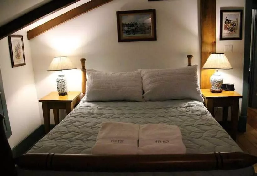 Hotelli The Olde Angel Inn