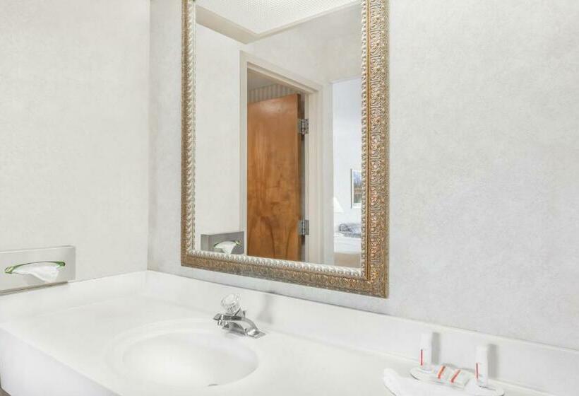 فندق على الطريق Relax Inn Greeneville