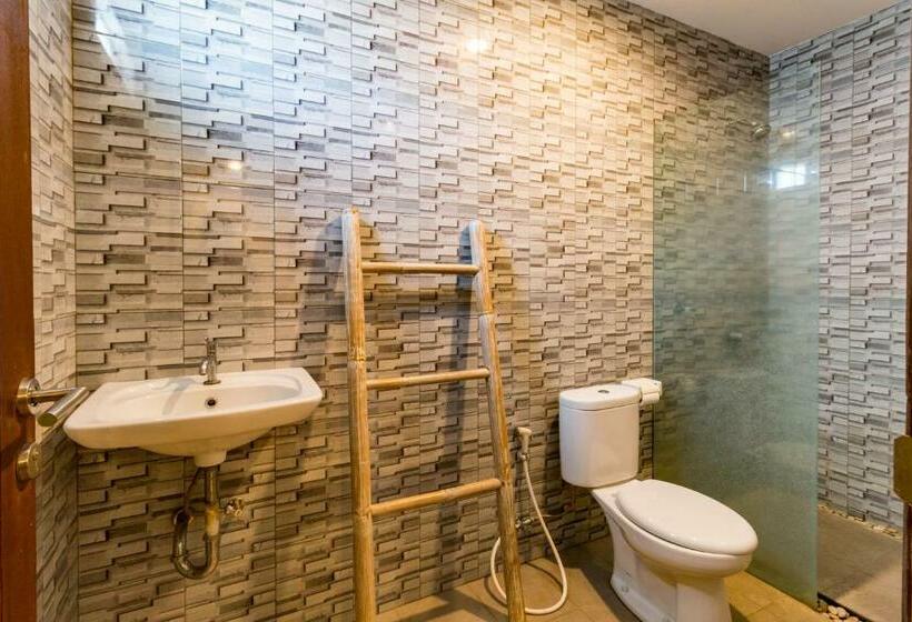 펜션 Dicky Guest House Batu Bolong