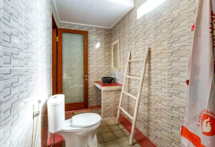 ペンション Dicky Guest House Batu Bolong