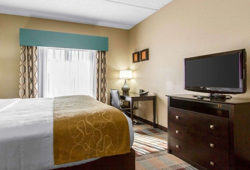 호텔 Comfort Suites Airport