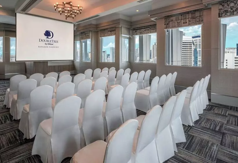 Szálloda Doubletree By Hilton Bangkok Ploenchit