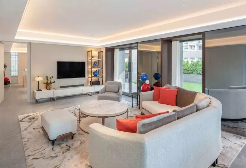 Szálloda Doubletree By Hilton Bangkok Ploenchit