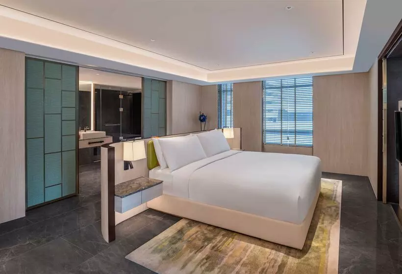 Szálloda Doubletree By Hilton Bangkok Ploenchit