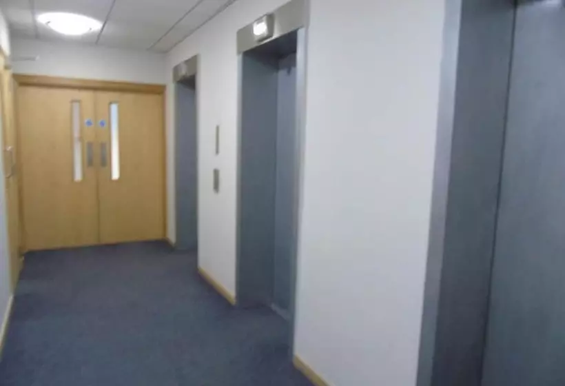 هتل Glasgow Lofts