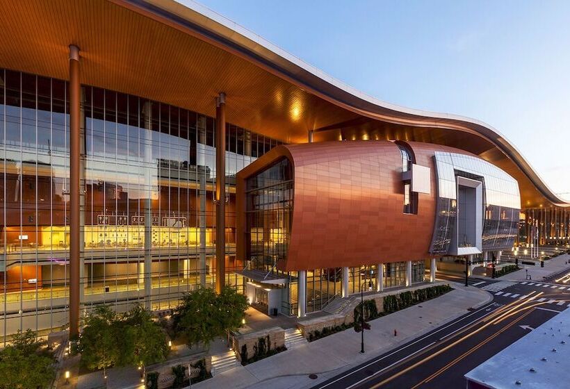 هتل Holiday Inn Express Nashville Downtown Broadway, An Ihg