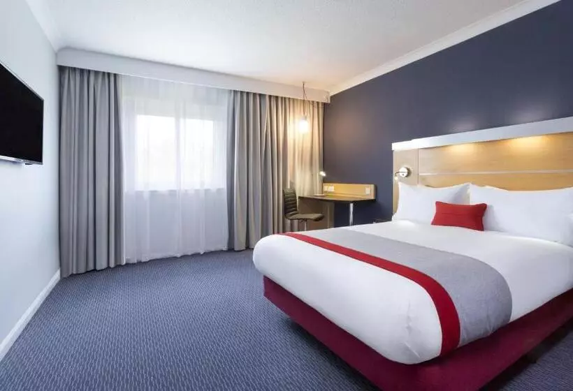 בית מלון כפרי Holiday Inn Express Southampton   M27, J7, An Ihg