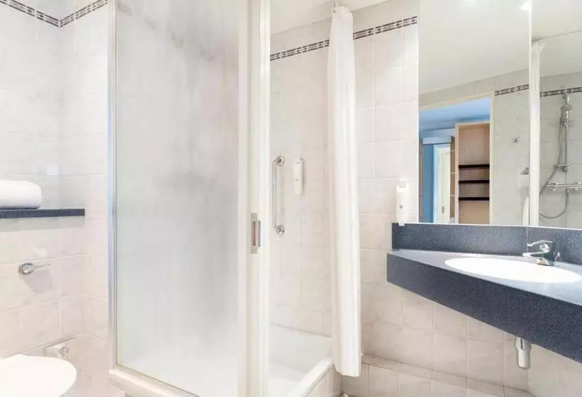 בית מלון כפרי Holiday Inn Express Southampton   M27, J7, An Ihg