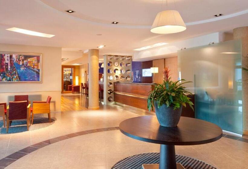 هتل Holiday Inn Express Southampton   M27, J7, An Ihg