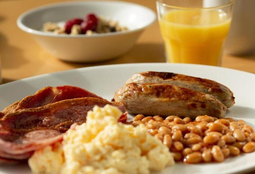 هتل Holiday Inn Express Southampton   M27, J7, An Ihg