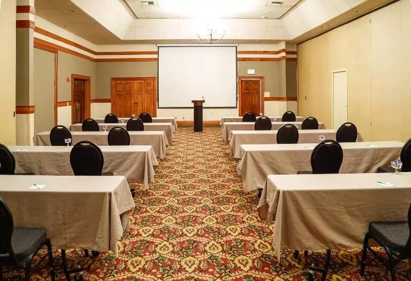 هتل Holiday Inn West Yellowstone, An Ihg