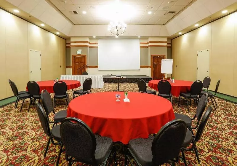 هتل Holiday Inn West Yellowstone, An Ihg