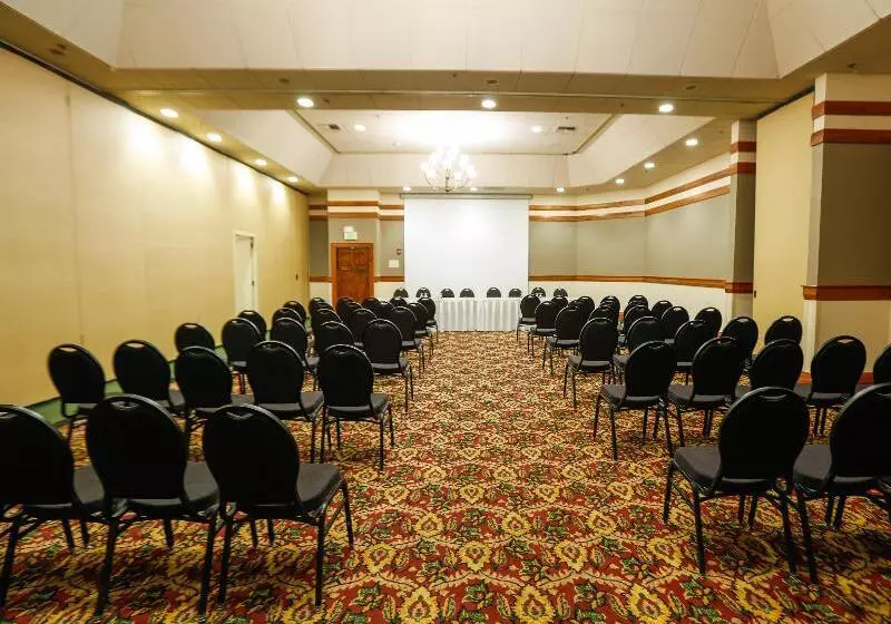 هتل Holiday Inn West Yellowstone, An Ihg