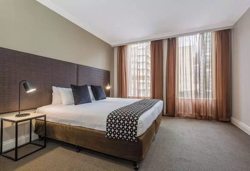 Отель Mantra On Little Bourke