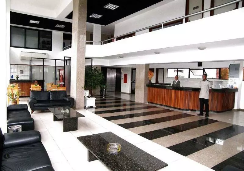 Hotelli Pisa Plaza